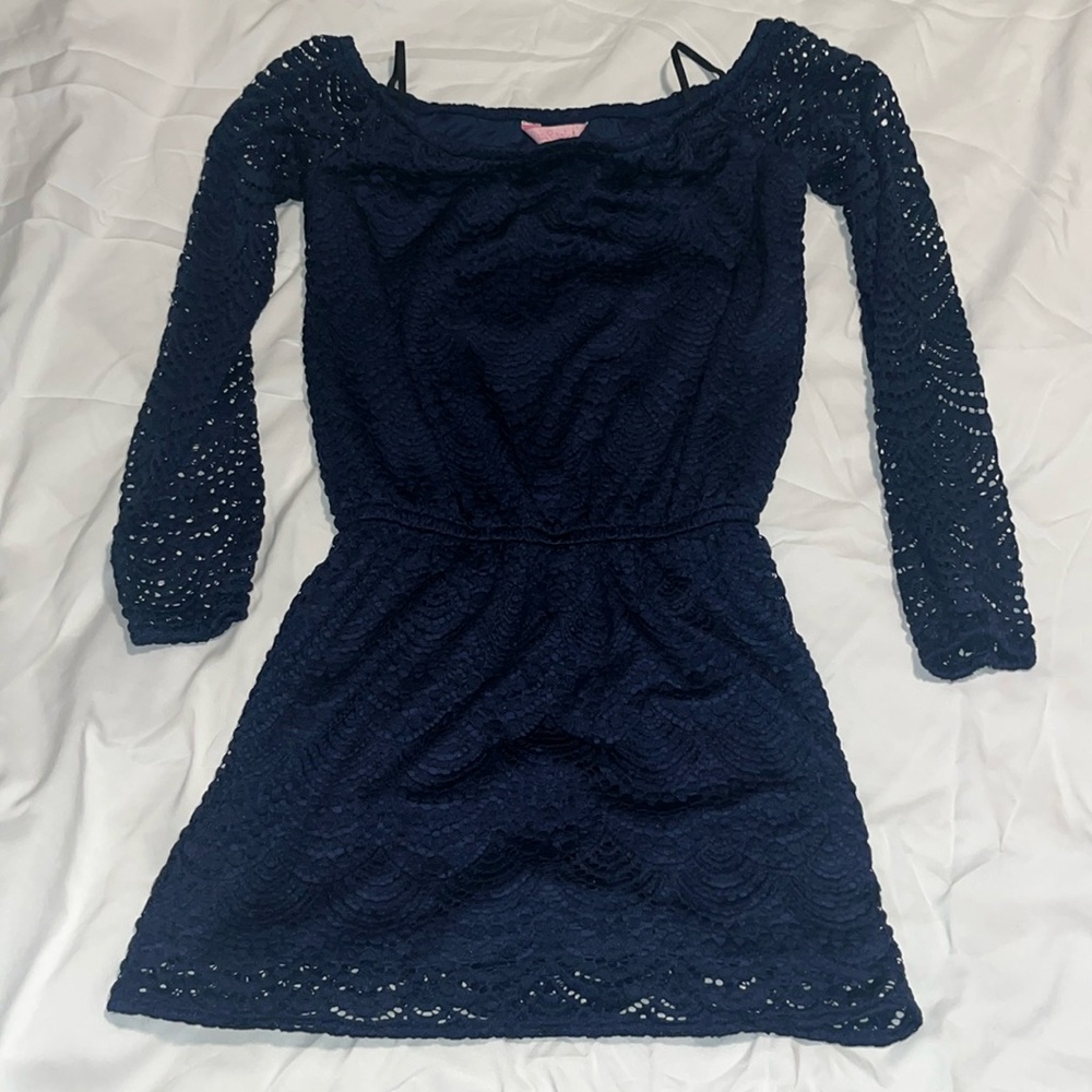 Lilly Pulitzer navy romper women’s size XXS EUC.